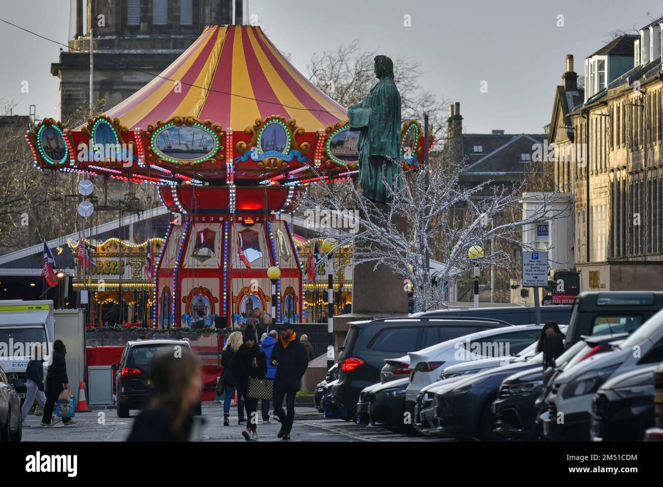 Edimburgo Scozia, Regno Unito 24 dicembre 2022. Natale a Edimburgo su George Street. credito sst/alamy notizie dal vivo Foto Stock