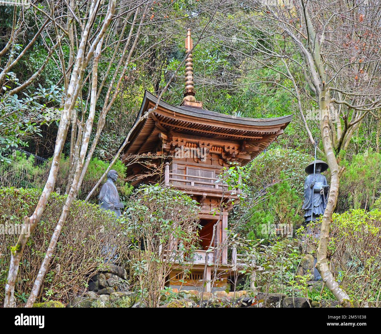 Daishō-in o Daisyō-in è uno storico complesso di templi giapponesi con molti santuari e statue sul Monte Misen, isola di Itsukushima, Giappone. Foto Stock