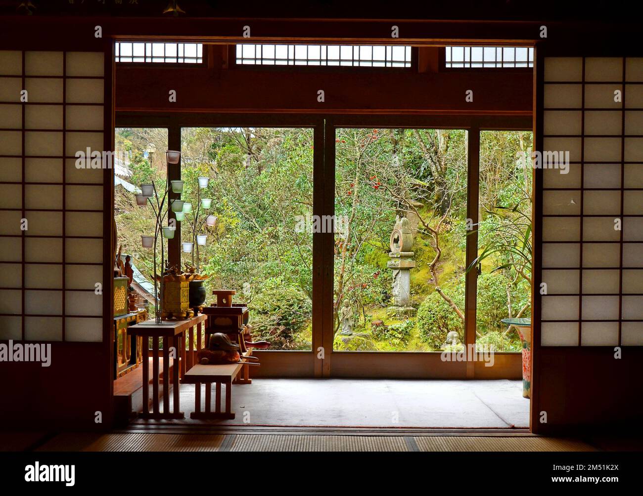 Daishō-in o Daisyō-in è uno storico complesso di templi giapponesi con molti santuari e statue sul Monte Misen, isola di Itsukushima, Giappone. Foto Stock