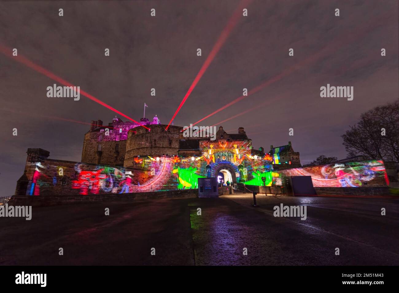 Castello di luce di Edimburgo. Fantastico display laser e luminoso. Foto Stock