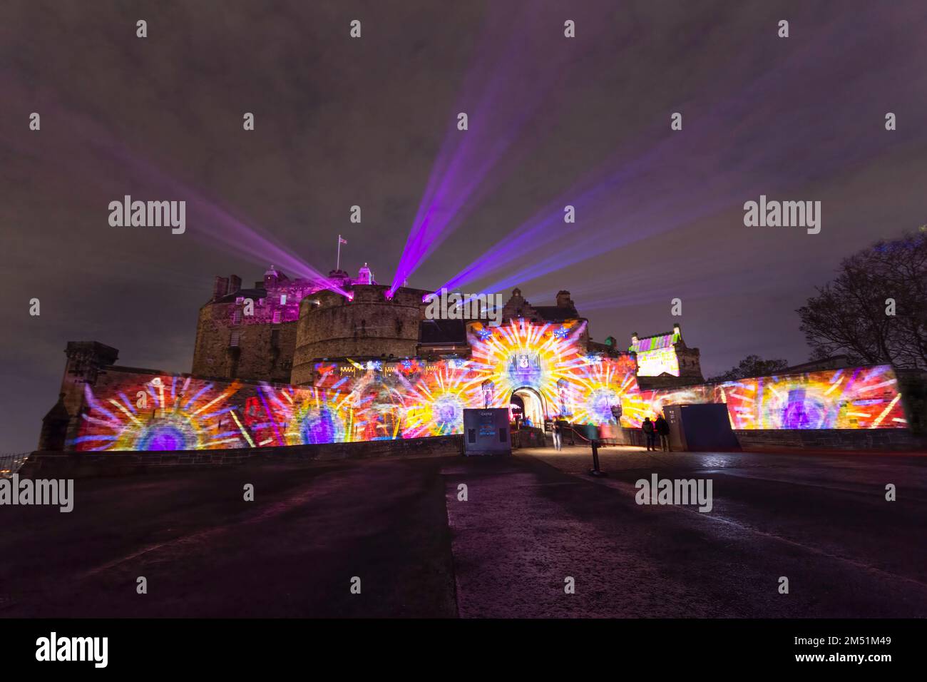Castello di luce di Edimburgo. Fantastico display laser e luminoso. Foto Stock