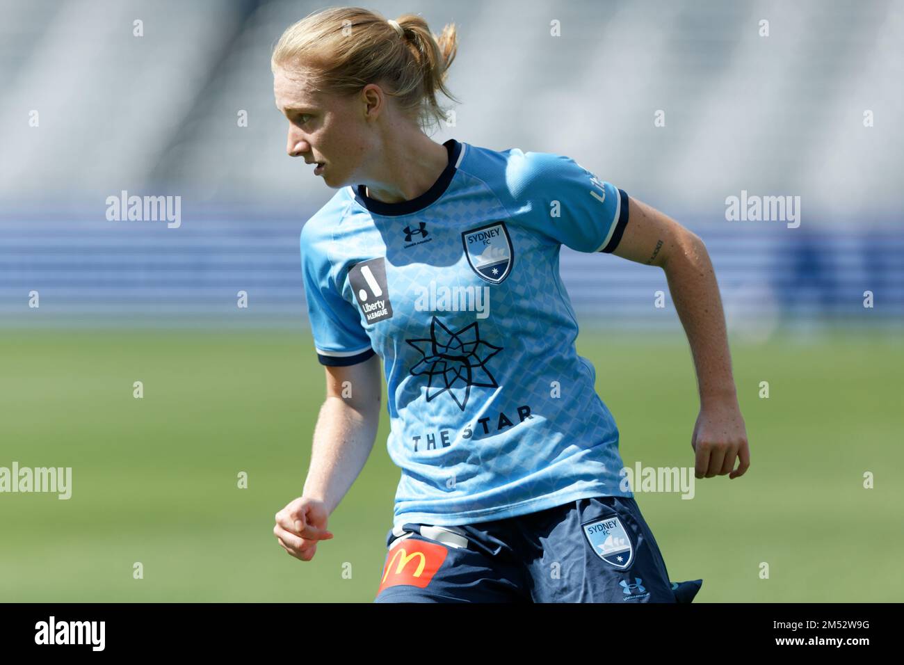 Sydney, Australia. 24th Dec 2022. L'Abbey Lemon del Sydney FC guarda avanti durante la partita tra il Sydney FC e i Wanderers allo stadio Allianz il 24 dicembre 2022 a Sydney, Australia Credit: IOIO IMAGES/Alamy Live News Foto Stock