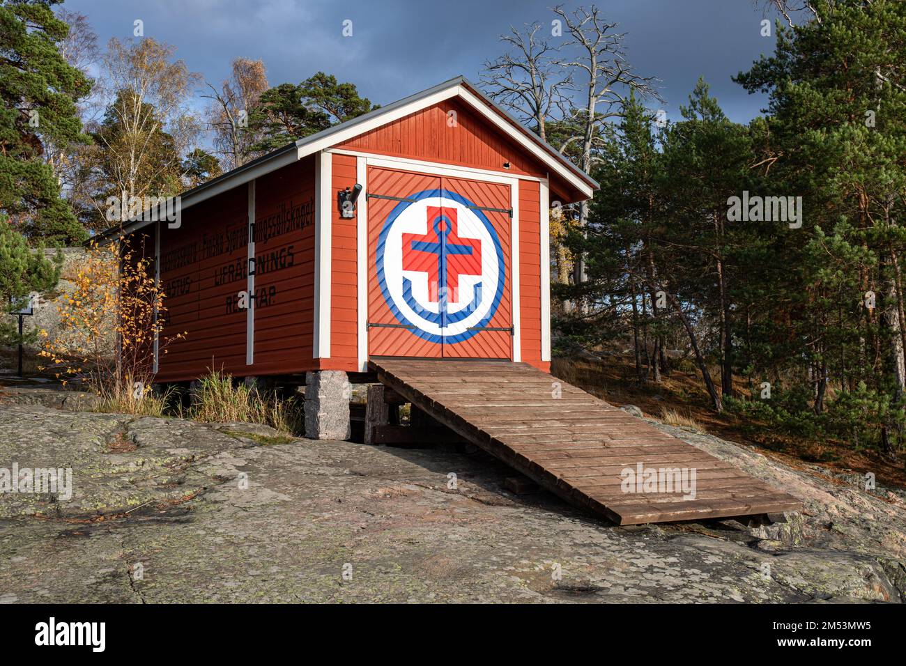 Rifugio di salvataggio marittimo dell'Associazione finlandese di salvataggio marittimo nel Parco popolare di Seurasaari a Helsinki, Finlandia Foto Stock