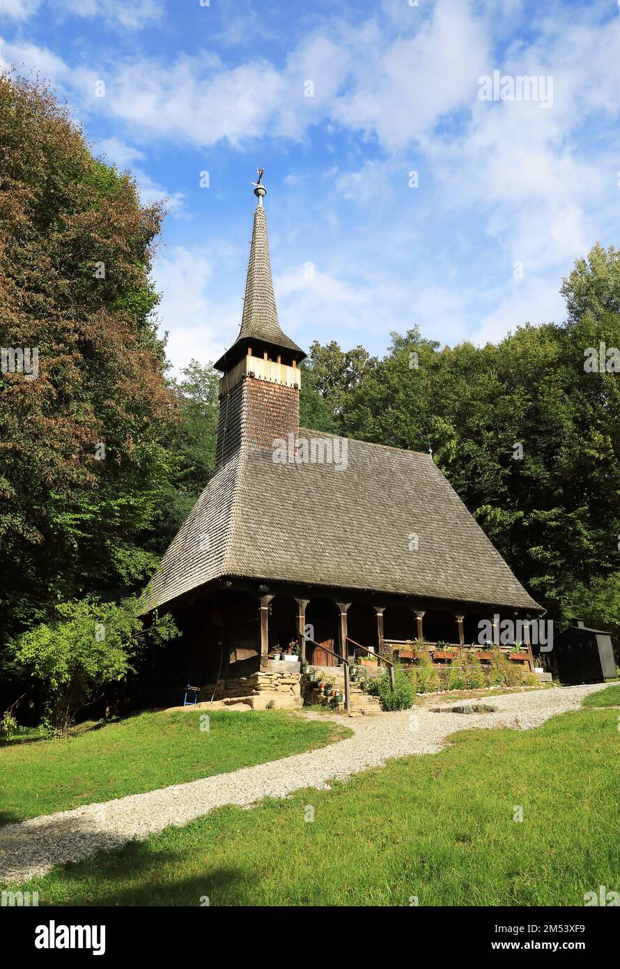 Museo etnografico all'aperto Astra, con civiltà folcloristica tradizionale, tra cui chiese e altre icone religiose, in Transilvania, Romania Foto Stock