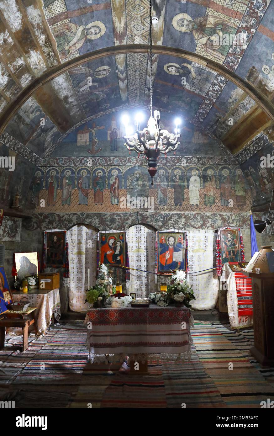 Museo etnografico all'aperto Astra, con civiltà folcloristica tradizionale, tra cui chiese e altre icone religiose, in Transilvania, Romania Foto Stock