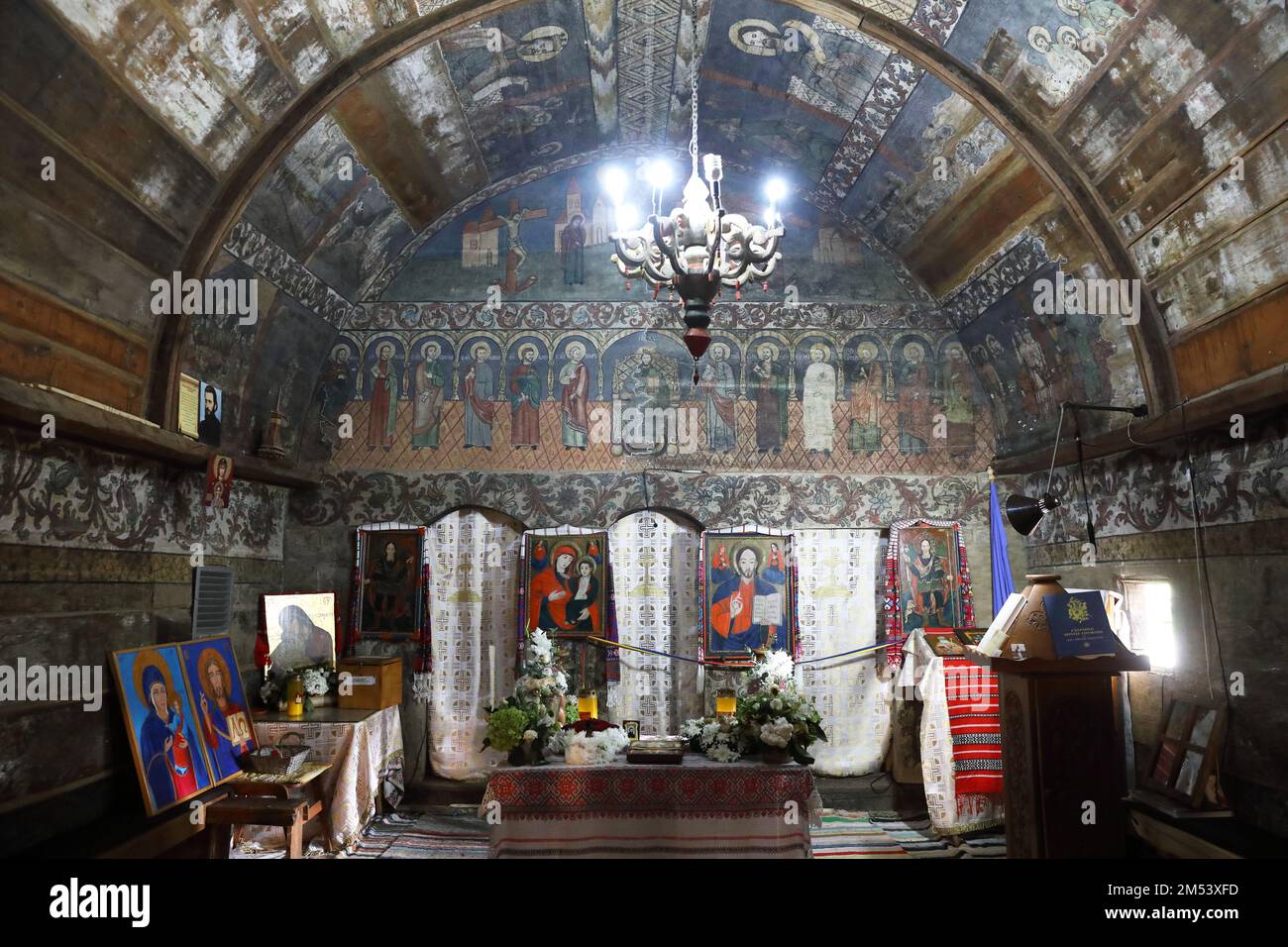 Museo etnografico all'aperto Astra, con civiltà folcloristica tradizionale, tra cui chiese e altre icone religiose, in Transilvania, Romania Foto Stock