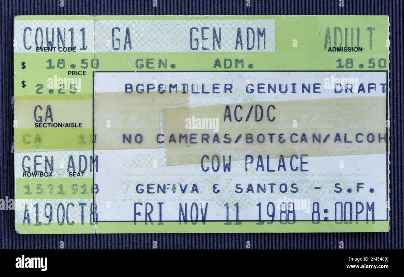 Daly City, California - 11 novembre 1988 - biglietto usato vecchio per il concerto di AC-DC al Cow Palace Foto Stock