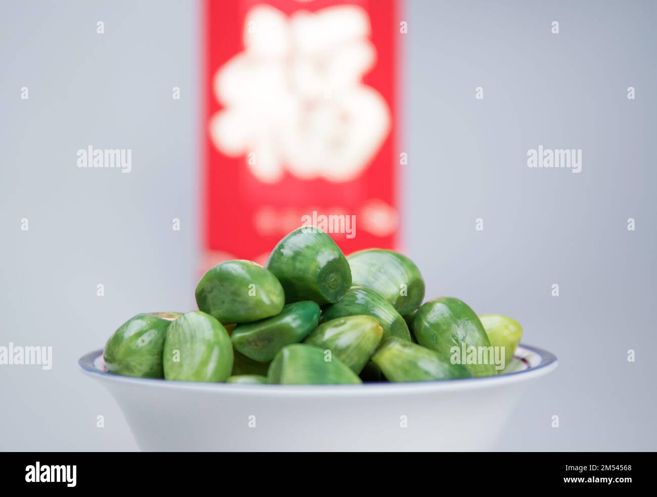 BINZHOU, CINA - 25 DICEMBRE 2022 - l'aglio di Laba è visto in Binzhou, provincia di Shandong della Cina orientale, 25 dicembre 2022. L'aglio LABA è uno spuntino tradizionale Foto Stock