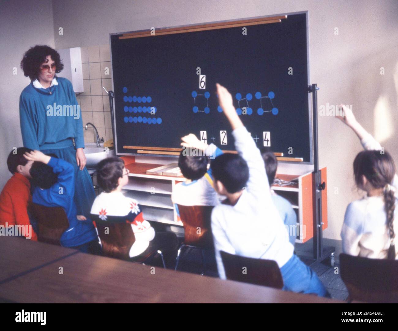 Hagen. Scuola. Primario. Alunni. Lezioni su 22. 1. 1986 Lezioni di sostegno per i bambini migranti Foto Stock