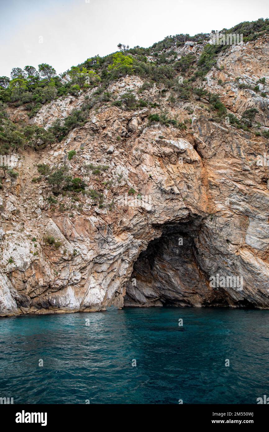 Costa sull'isola di Skopelos, Grecia Foto Stock