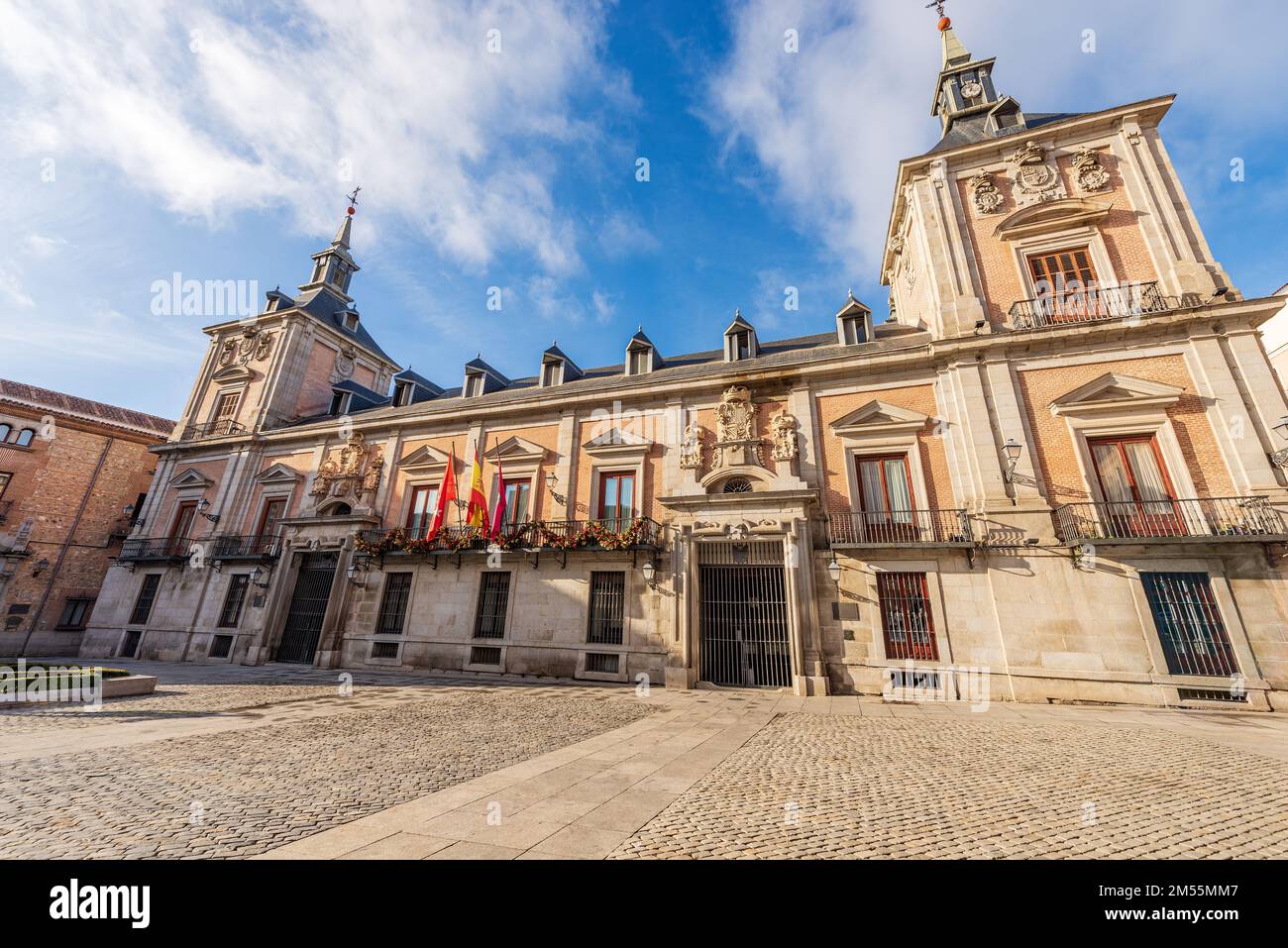 Facciata della Casa De la Villa, 1692, il vecchio municipio in Plaza de la Villa, Madrid centro, Spagna, Europa meridionale. Architetto Juan Gomez de Mora. Foto Stock