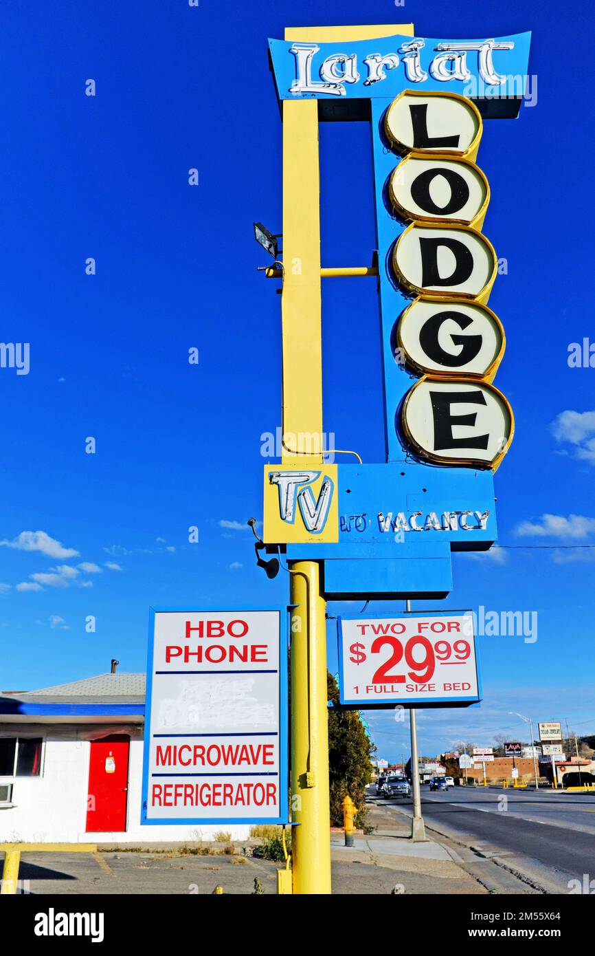 Lariat Lodge segno lungo la Route 66 a Gallup, New Mexico. Foto Stock