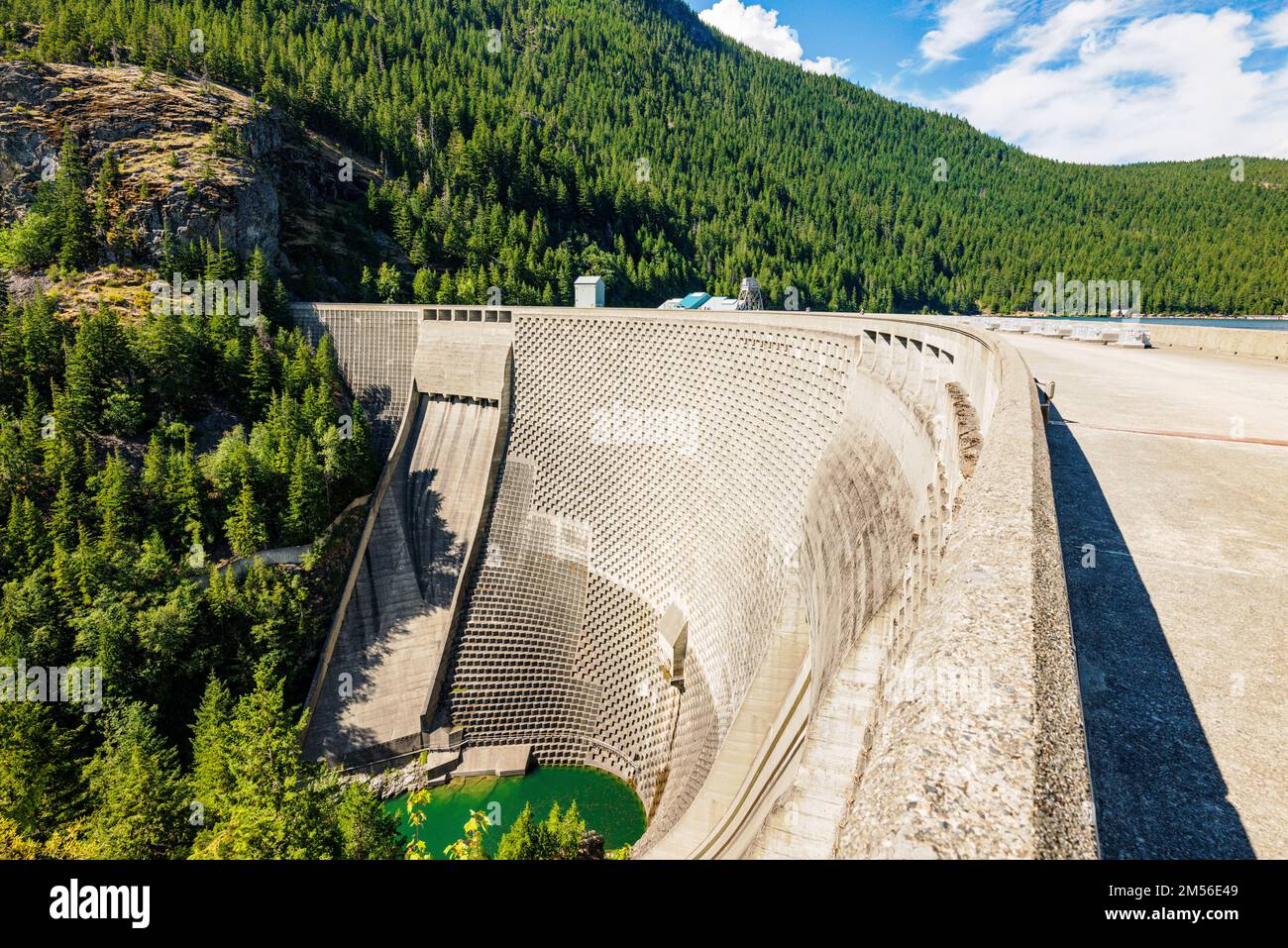 Diga di Ross e diga idroelettrica del lago; fiume Skagit; stato di Washington; Stati Uniti Foto Stock