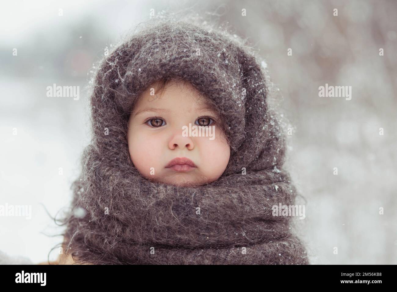 Scialle del bambino immagini e fotografie stock ad alta risoluzione - Alamy