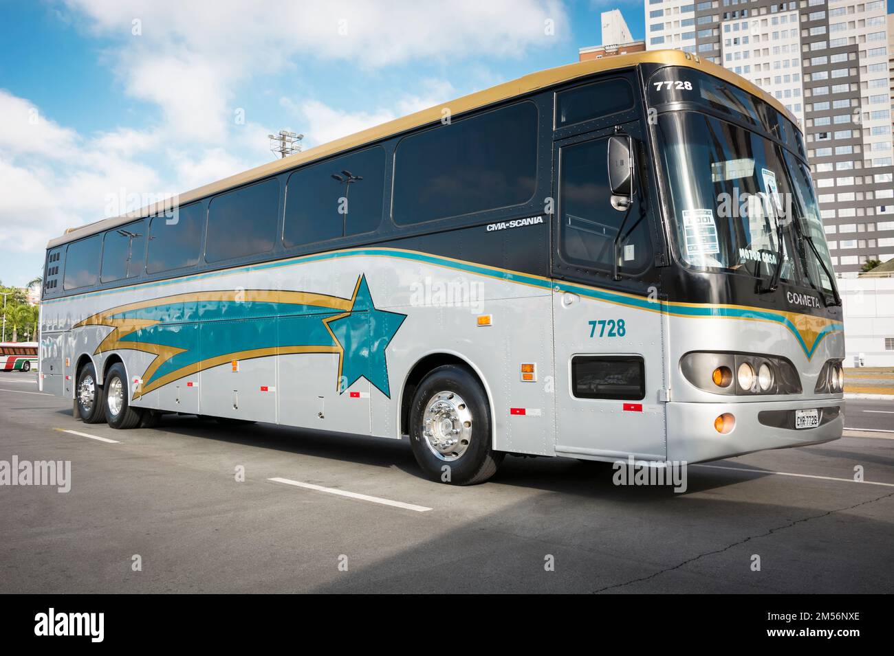 Bus vehicle CMA Cometa Scania K124 IB 2001 in mostra alla fiera Bus Brasil Fest 2022, che si tiene nella città di Barueri. Foto Stock