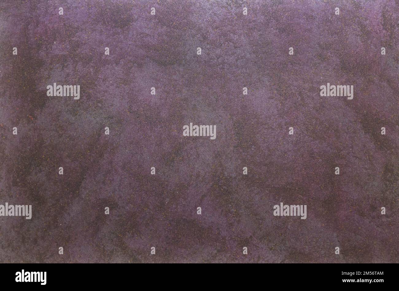 Fondo in cemento dipinto di viola. Spazio per il testo Foto Stock