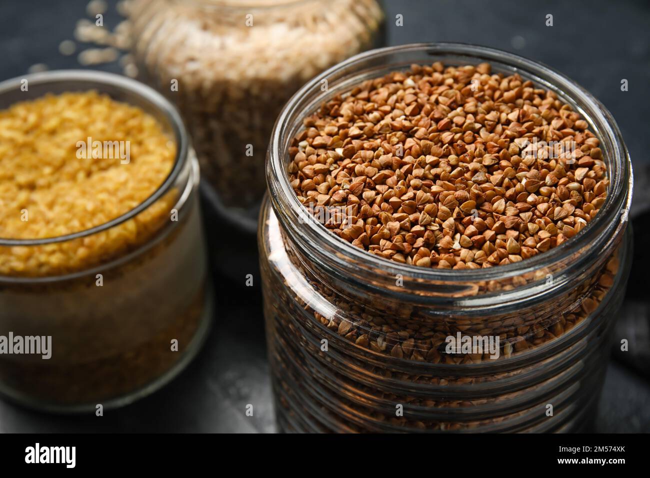 Barattolo con grano saraceno, primo piano Foto stock - Alamy