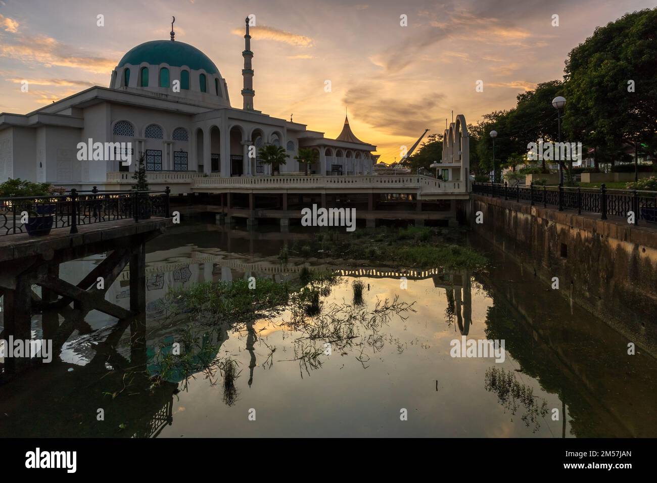 Moschea galleggiante di Kuching Foto Stock