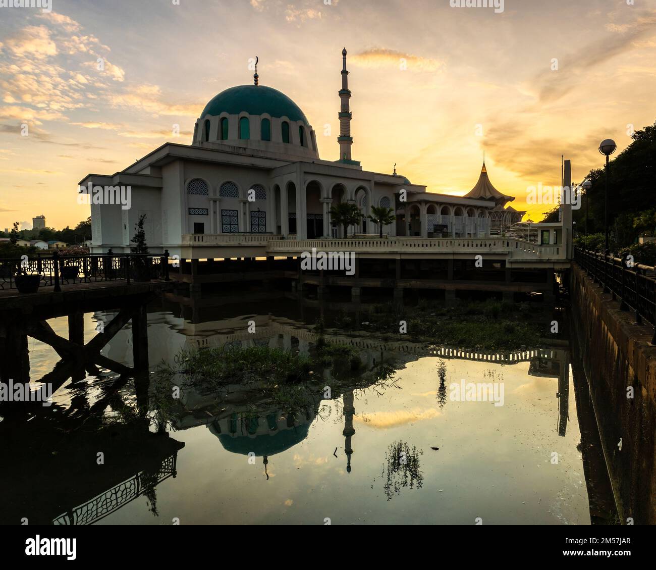 Moschea galleggiante di Kuching Foto Stock
