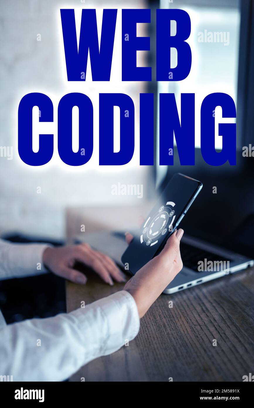 Didascalia di testo con codifica Web. Parola per lavoro coinvolto nello sviluppo di un sito web per Internet Foto Stock