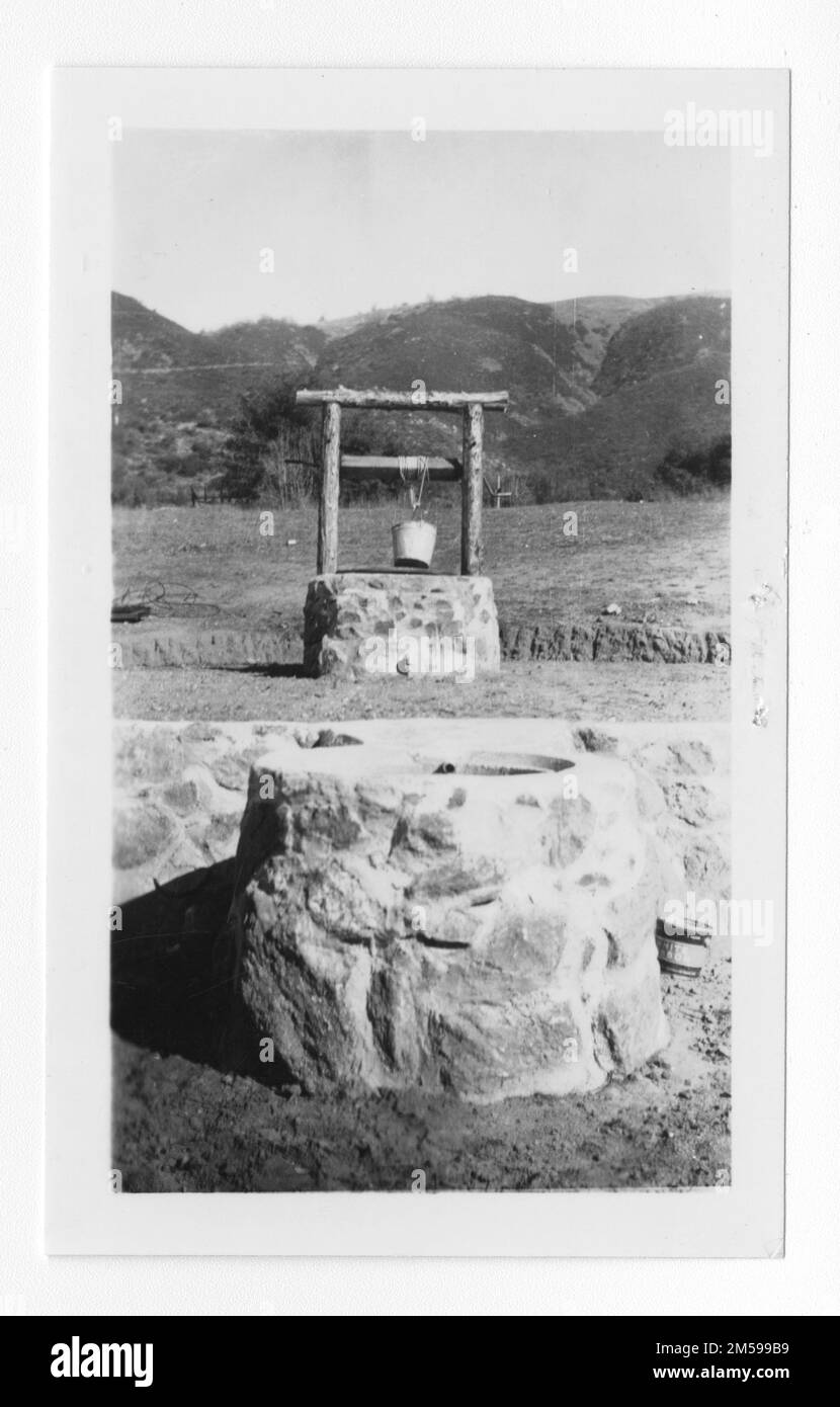 Didascalia originale: 'E.C.W. Santa Ysabel. Gennaio 1936. Bene e scorta trogolo '. 1936 - 1942. Regione del Pacifico (Riverside, CA). Stampa fotografica. Dipartimento dell'interno. Ufficio degli affari indiani. Agenzia di missione. 11/15/1920-6/17/1946. Fotografie Foto Stock