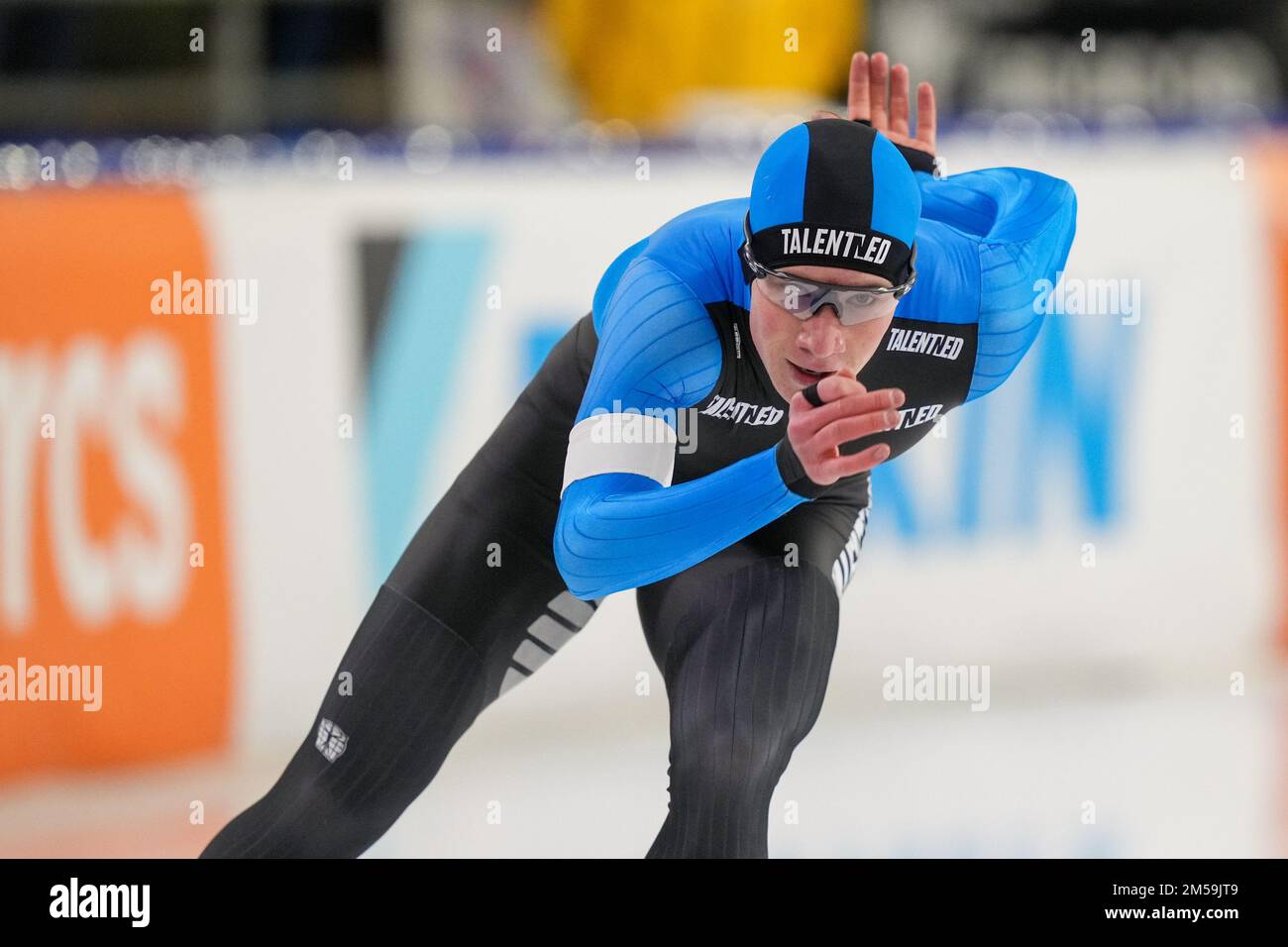 HEERENVEEN, PAESI BASSI - 27 DICEMBRE: Sijmen Egberts di TalentNED in gara sul Men's 500m durante il KNSB Speed Skating NK Allround il 27 dicembre 2022 a Heerenveen, Paesi Bassi (Foto di Douwe Bijlsma/Orange Pictures) Foto Stock