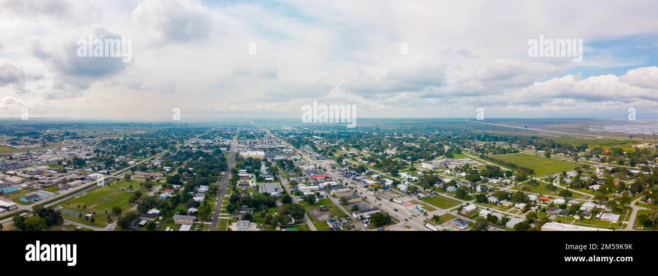 Fotografia aerea quartieri residenziali e d'affari a Clewiston Florida Foto Stock