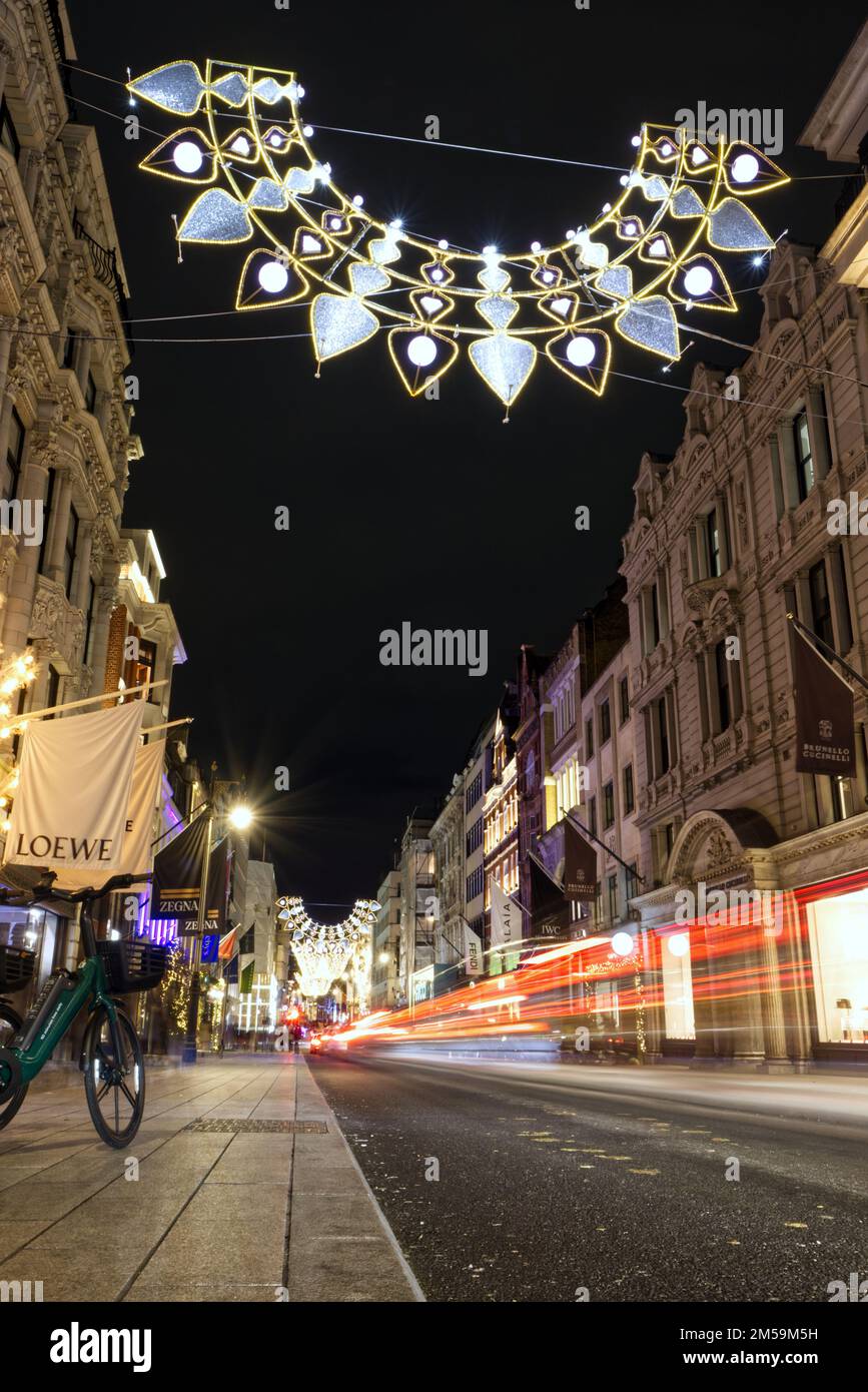 Regno Unito, Londra - West End Christmas Lights su Bond Street Foto Stock