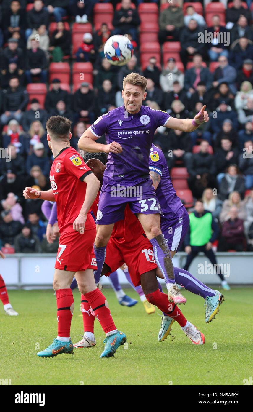 Danny Rose of Stevenage durante la partita di calcio della Lega due tra Leyton Orient contro Stevenage allo stadio di Brisbane Road, Londra il 27th dicembre 202 Foto Stock