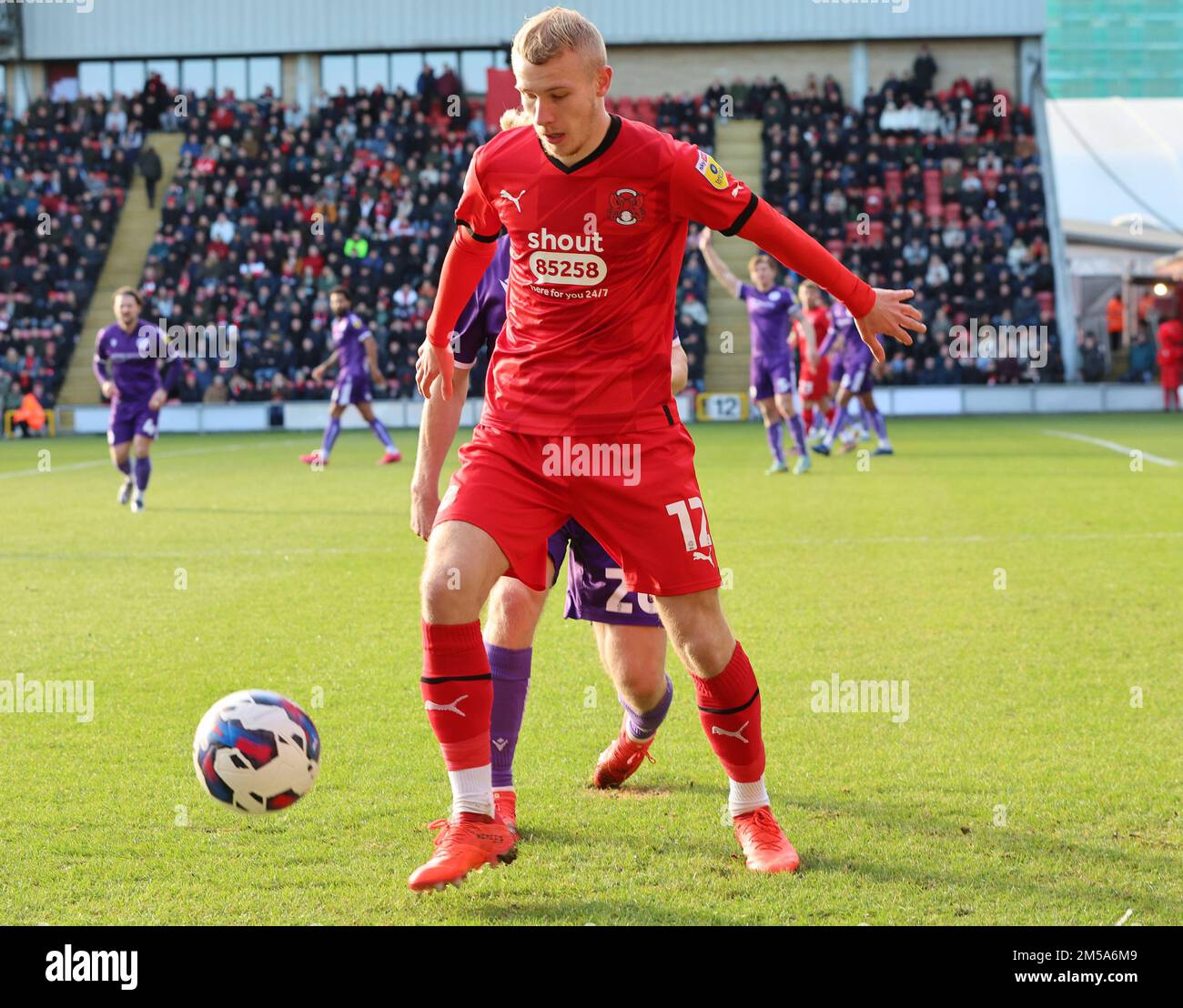 Jordan Brown di Leyton Orient durante la partita di calcio della Lega due tra Leyton Orient e Stevenage allo stadio di Brisbane Road, Londra, il 27th dicembre Foto Stock