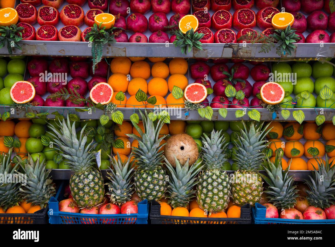 Fruit Display, Bazaar delle Spezie, Istanbul, Turchia Foto Stock