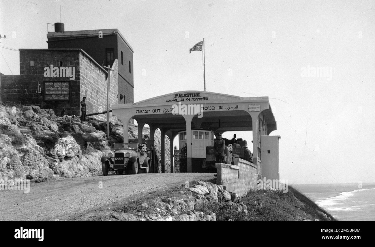 La porta per la Palestina. Un posto di frontiera britannico sul mare ad Akka (noto anche come Accho o Acre) Foto Stock