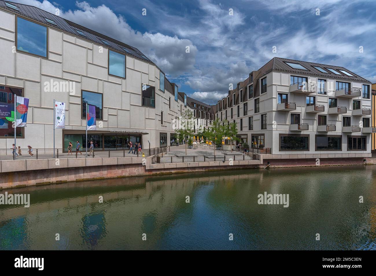 Edifici moderni sul Pegnitz, ha lasciato il futuro Museo, Norimberga, Franconia Centrale, Baviera, Germania Foto Stock