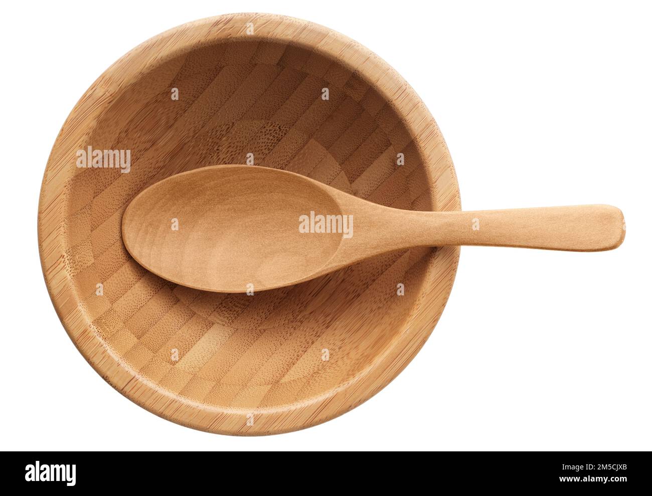 Recipiente e cucchiaio di legno vuoti, utensili da cucina rustici, isolati su fondo bianco Foto Stock
