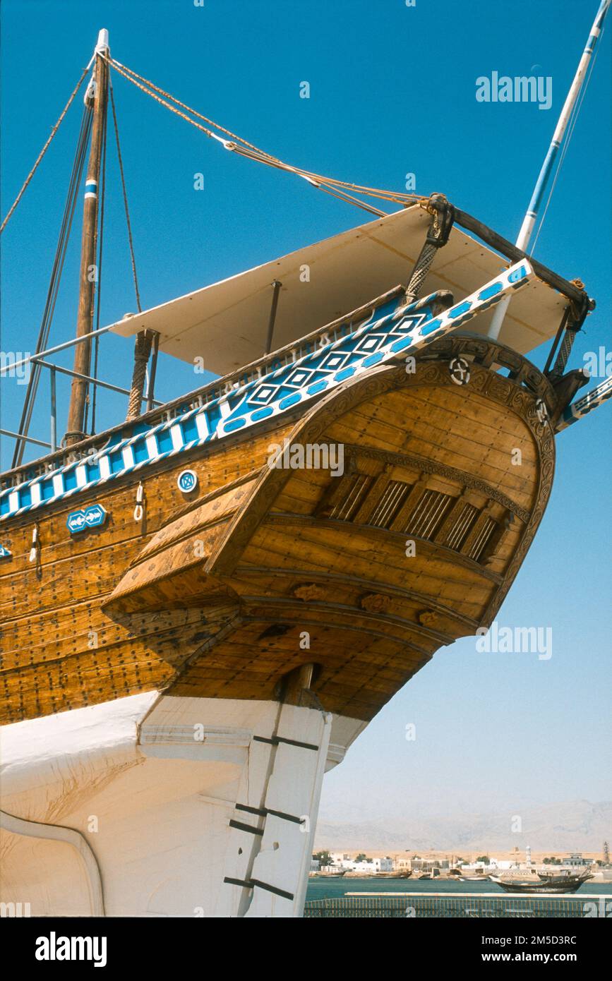 Oman, sur. Un porto commerciale di schiavi che si alzò e cadde con l'impero Omani. Sur boatbuilders produsse dhows di baghala altamente sternate. Foto Stock