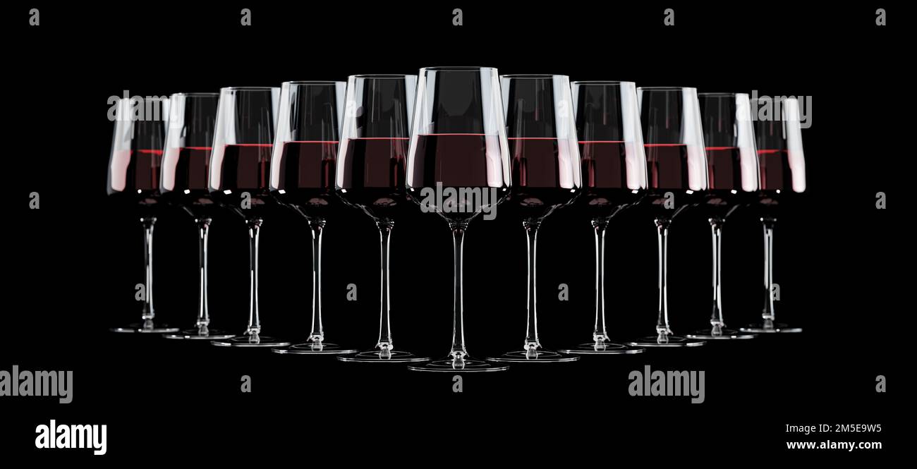 Bicchieri di vino con vino rosso allineati in fila a formare un triangolo su sfondo nero. Foto Stock