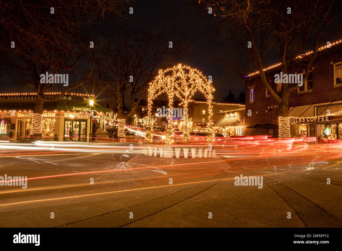 WA22900-00...WASHINGTON - serata invernale al centro del centro di Edmonds nella contea di Snohomish. Foto Stock