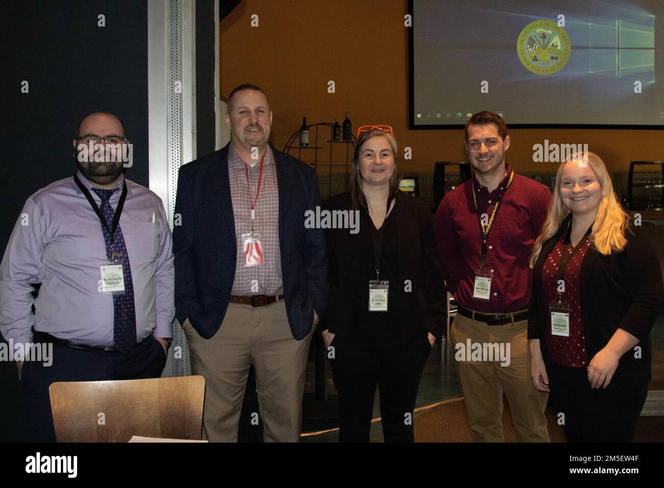 Professori e studenti della Mercyhurst University partecipano all'esercizio Cyber Impact 22 a Buffalo, New York, 9 marzo 2022. Dal 8 al 10 marzo 2022, il Cyber Impact Exercise comprende oltre 150 partecipanti provenienti da 12 Guardia Nazionale dell'Armata, due unità della Riserva dell'Armata, oltre a locali, statali, federali, privati, accademici, E partner canadesi. Il comando di polizia militare del 46th della Guardia Nazionale del Michigan fornisce comando e controllo ai membri del servizio del Dipartimento della Difesa che collaborano e si addestrano con le autorità civili per rispondere efficacemente a un incidente significativo o a un evento catastrofico complesso che richiede un cittadino Foto Stock