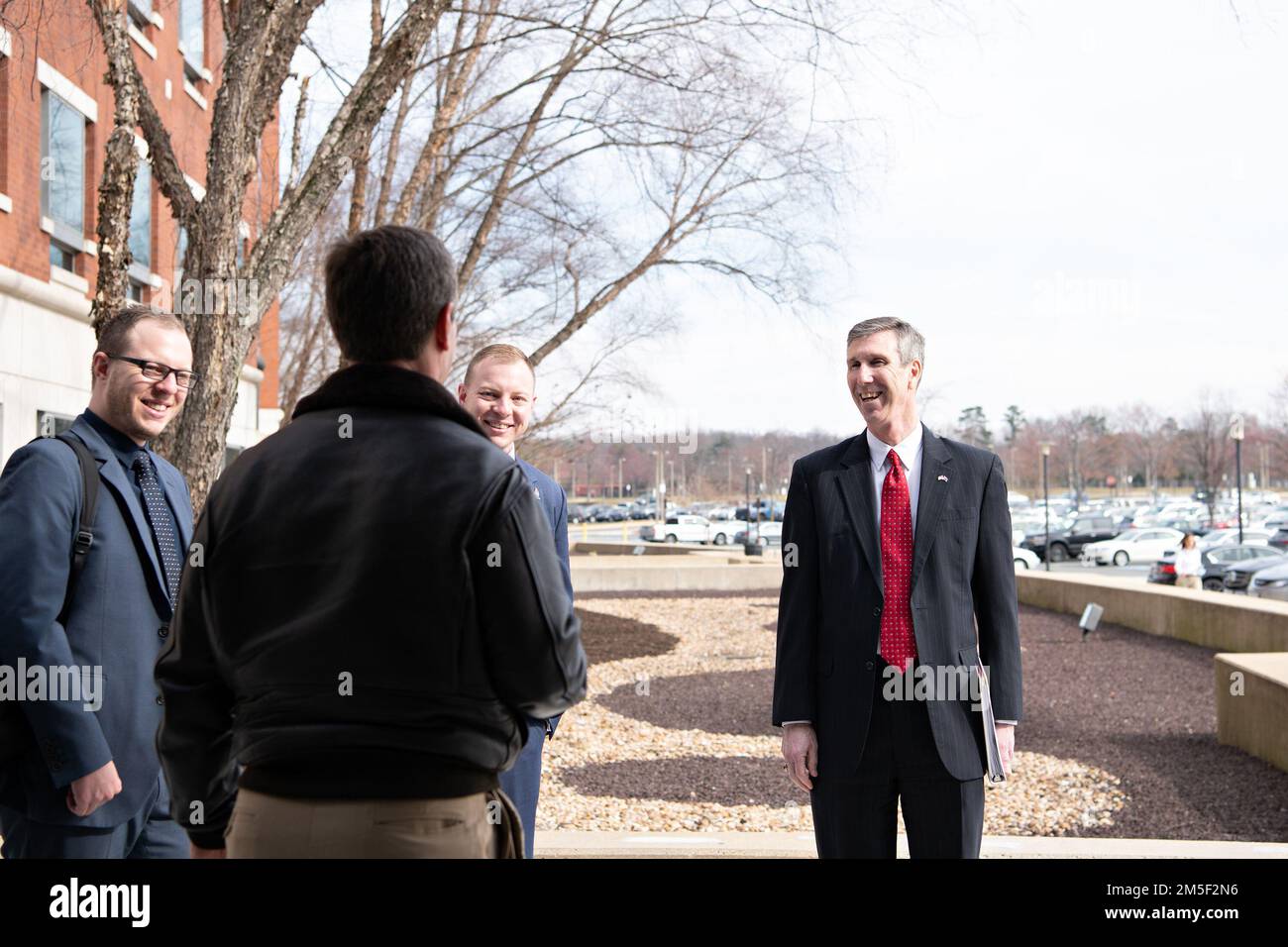 Australian Nuclear-Powered Submarine Taskforce, A/Director for General Strategic Security Sig. James Ryan Visita a DTRA Rhys Williams, PhD, Acting Director, Defense Threat Reduction Agency Defense Threat Reduction Agency, Fort Belvoir, Virginia, 03-10-2022. Alcune parti di questa immagine sono state mascherate per motivi di sicurezza. Foto Stock