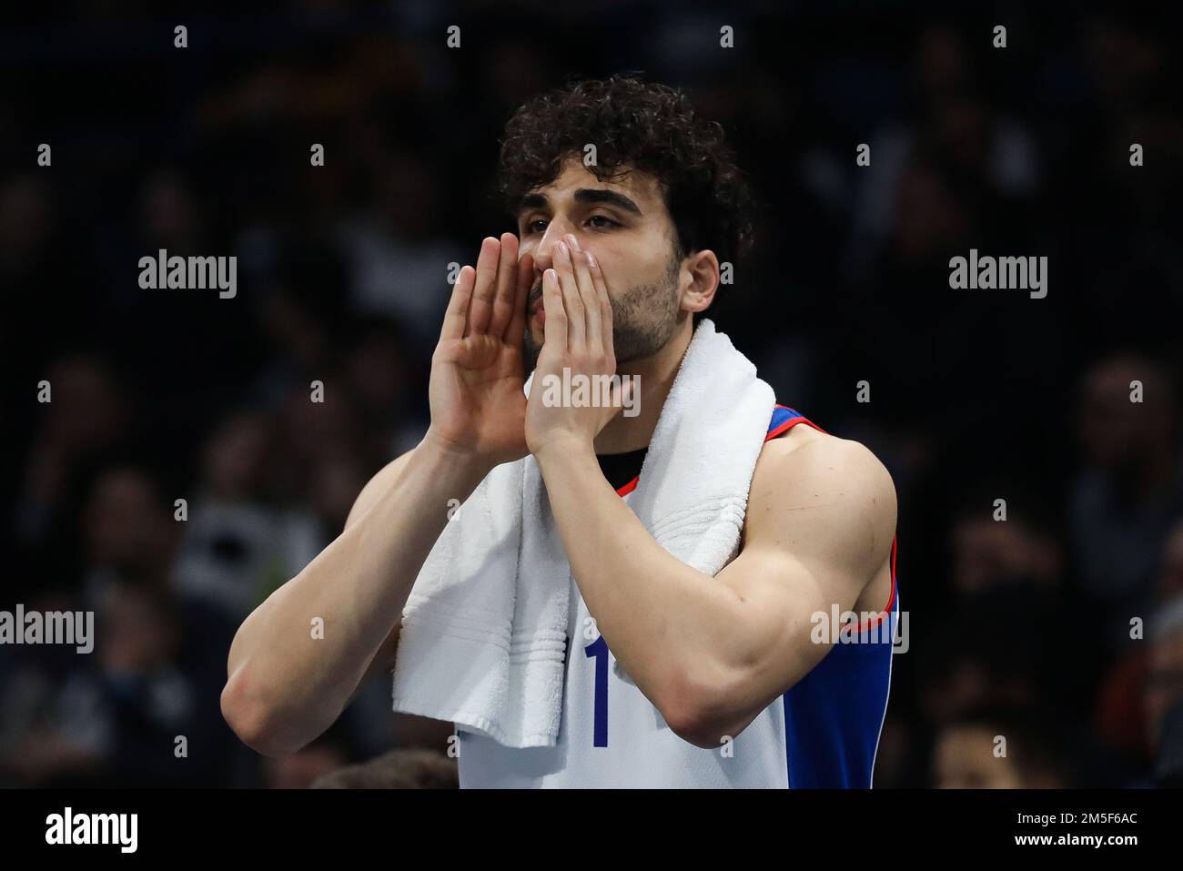 Belgrado, Serbia, 16 dicembre 2022. Erten Gazi di Anadolu Efes Istanbul reagisce durante la partita Eurolega della Turkish Airlines del 2022/2023 tra Partizan Mozzart Bet Belgrado e Anadolu Efes Istanbul alla Stark Arena di Belgrado, Serbia. Dicembre 16, 2022. Credito: Nikola Krstic/Alamy Foto Stock