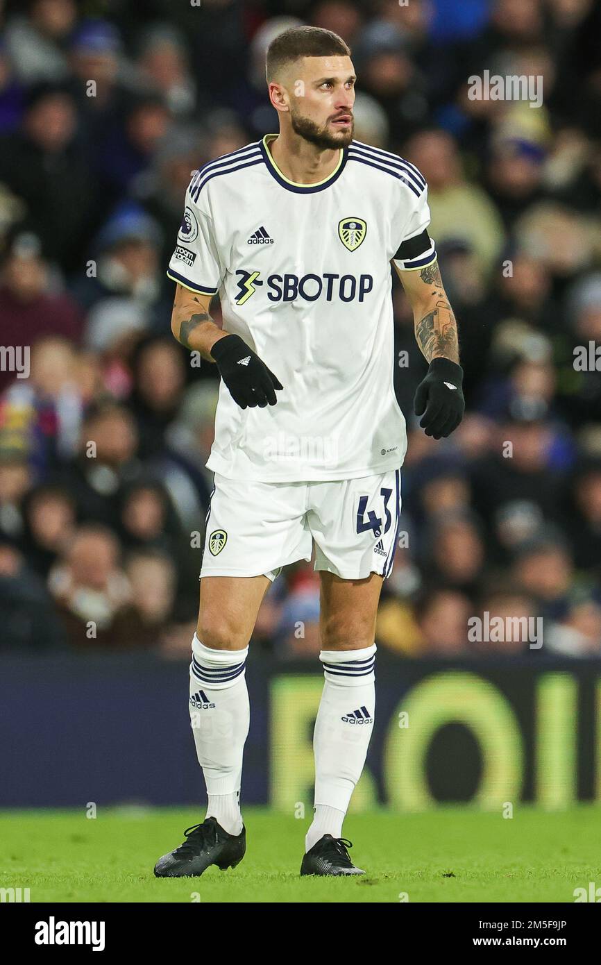 Mateusz Klich #43 di Leeds United durante la partita della Premier League Leeds United vs Manchester City a Elland Road, Leeds, Regno Unito, 28th dicembre 2022 (Foto di Mark Cosgrove/News Images) Foto Stock