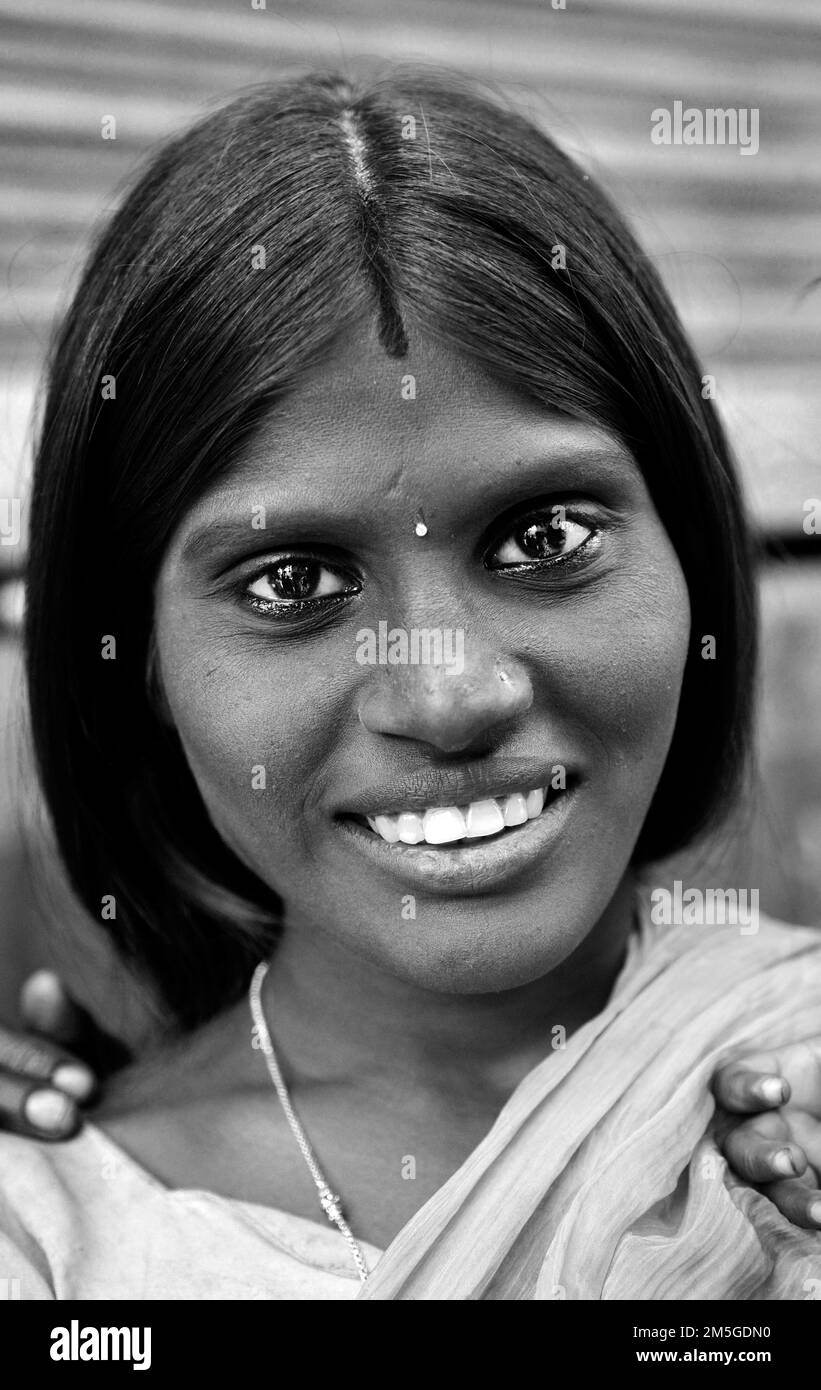 Ritratto di una bella donna indiana scattata a Kolkata, India. Foto Stock