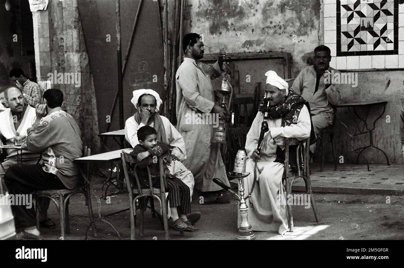 Una piccola casa da tè nel Cairo islamico, il Cairo, Egitto. Foto Stock