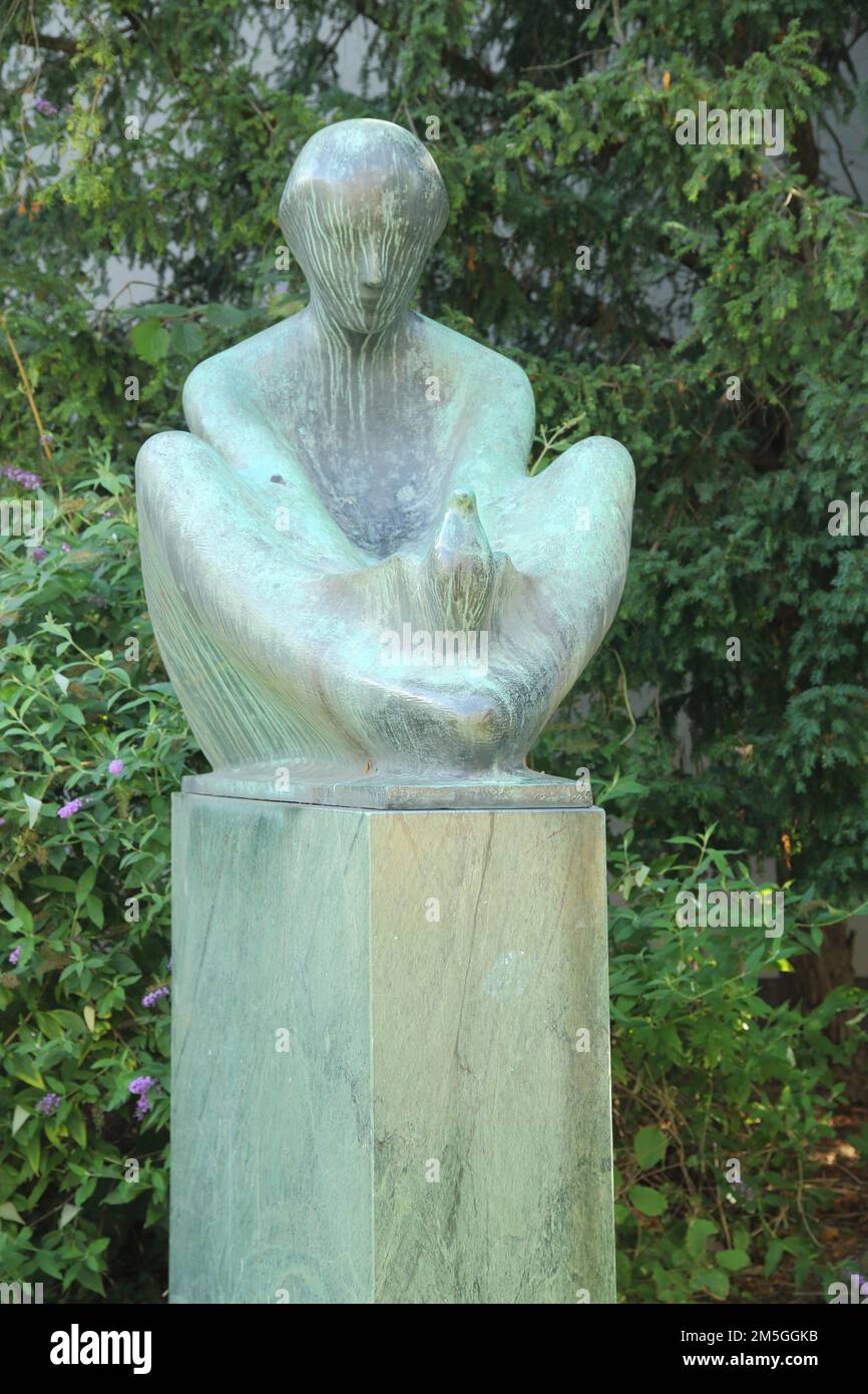 Monumento e scultura a Heinrich von Stephan, co-fondatore di Deutsche Post AG, uomo seduto, Francoforte, Assia, Germania Foto Stock