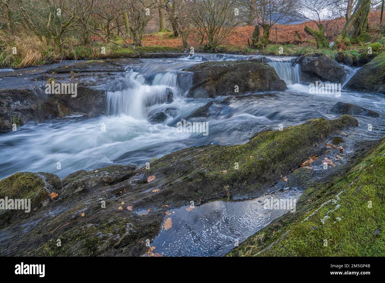 Splendida cascata sul fiume Ogwen a Snowdonia, Galles Foto Stock