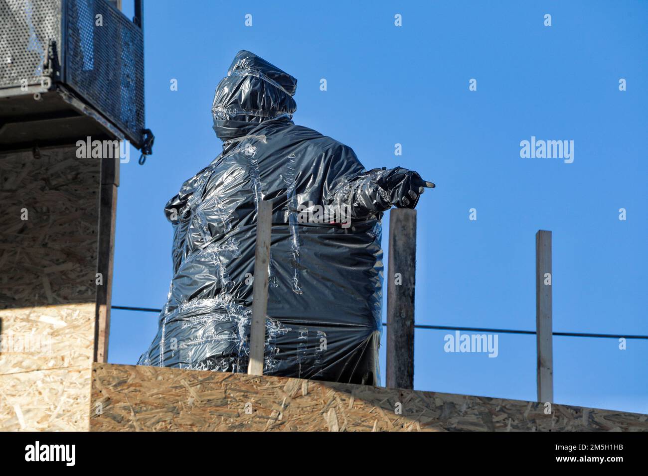 Non esclusiva: ODESA, UCRAINA - 28 DICEMBRE 2022 - la statua di Caterina II che è la figura centrale del monumento ai fondatori di Odesa è Foto Stock