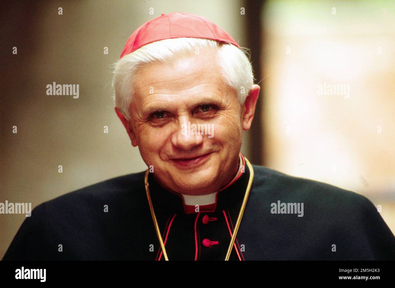 Repertorio fotografico, Italia. 15th Jan, 2023. IL CARDINALE JOSEPH RATZINGER, PAPA BENEDETTO XVI (ROMA - 2000-11-02, Pizzoli Alberto/GIACOMINOFOTO) ps la foto può essere utilizzata nel rispetto del contesto in cui è stata scattata, e senza intenti diffamatori del decoro delle persone rappresentate solo uso Editoriale Credit: Independent Photo Agency/Alamy Live News Foto Stock