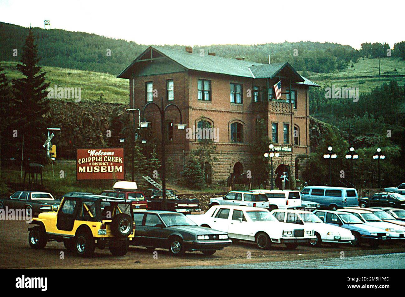 Tour panoramico della Gold Belt e della storica Byway - Cripple Creek District Museum. Dal 1896 al 1949, questo edificio serviva continuamente come deposito ferroviario. Nel 1953, è stato convertito in un museo privato, senza scopo di lucro che interpreta la storia di Cripple Creek. Cripple Creek, Colorado (38,747° N 105,177° W) Foto Stock