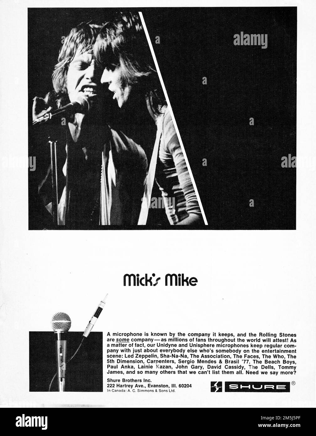 Un annuncio per i microfoni Shure con i cantanti di Rolling Stones Mick Jagger e Keith Richards. Da una rivista musicale della fine del 1970s. Foto Stock