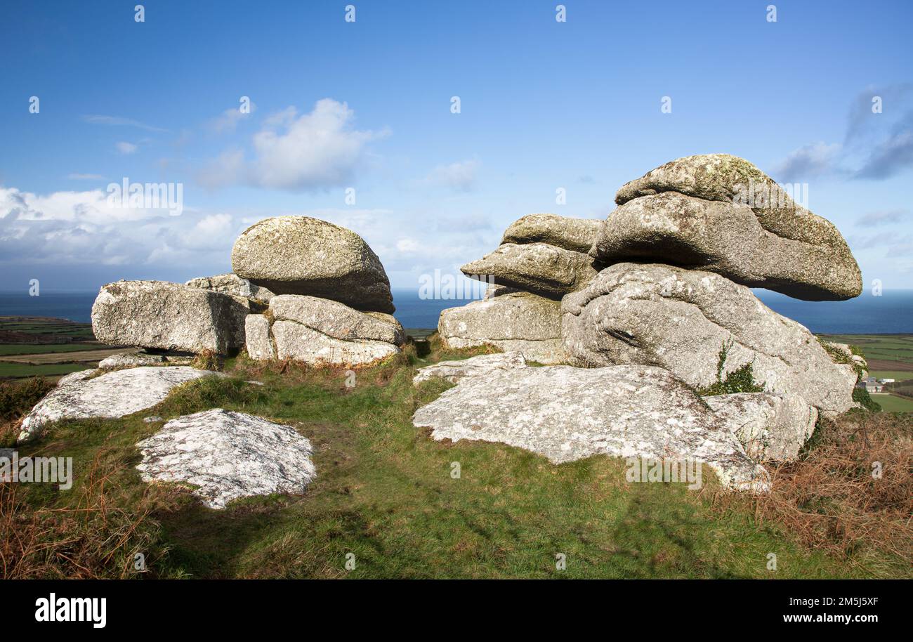 Massi di granito con vista mare Foto Stock